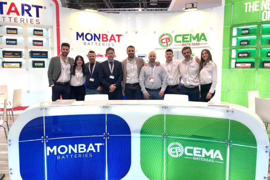 equipo de CEMA Baterías en Motortec 2022