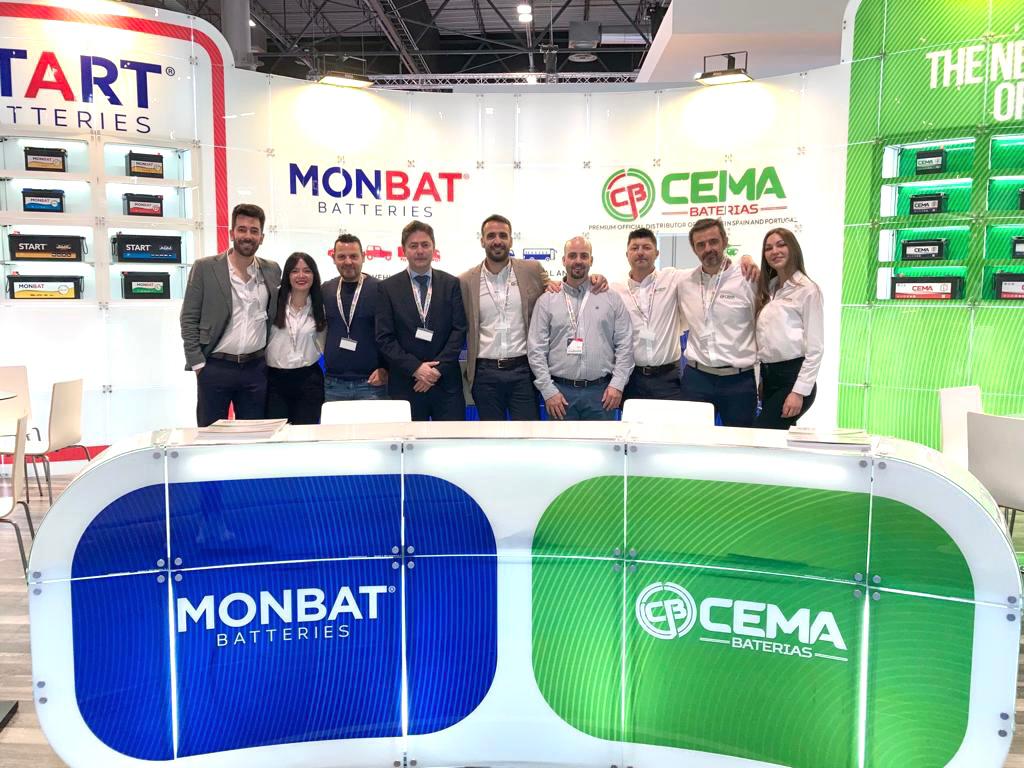 equipo de CEMA Baterías en Motortec 2022